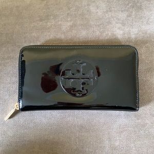 Tory Burch Patent Leather Zip Wallet